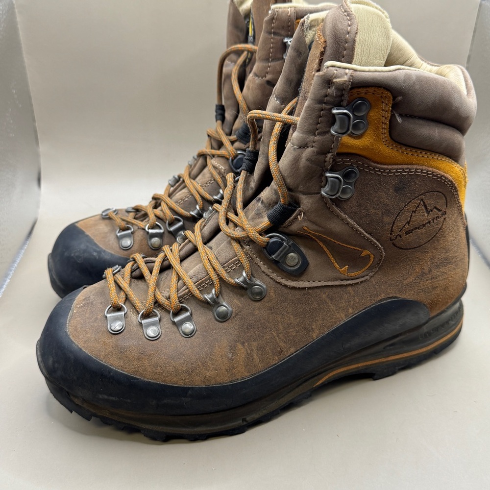 La Sportiva Karakorum Leather Trekking Boots Men's 7.5 Women’s 8.5